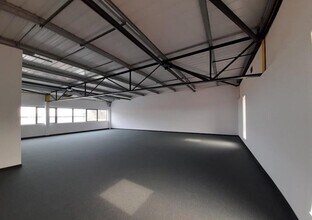 Crockford Ln, Chineham for lease Interior Photo- Image 2 of 2