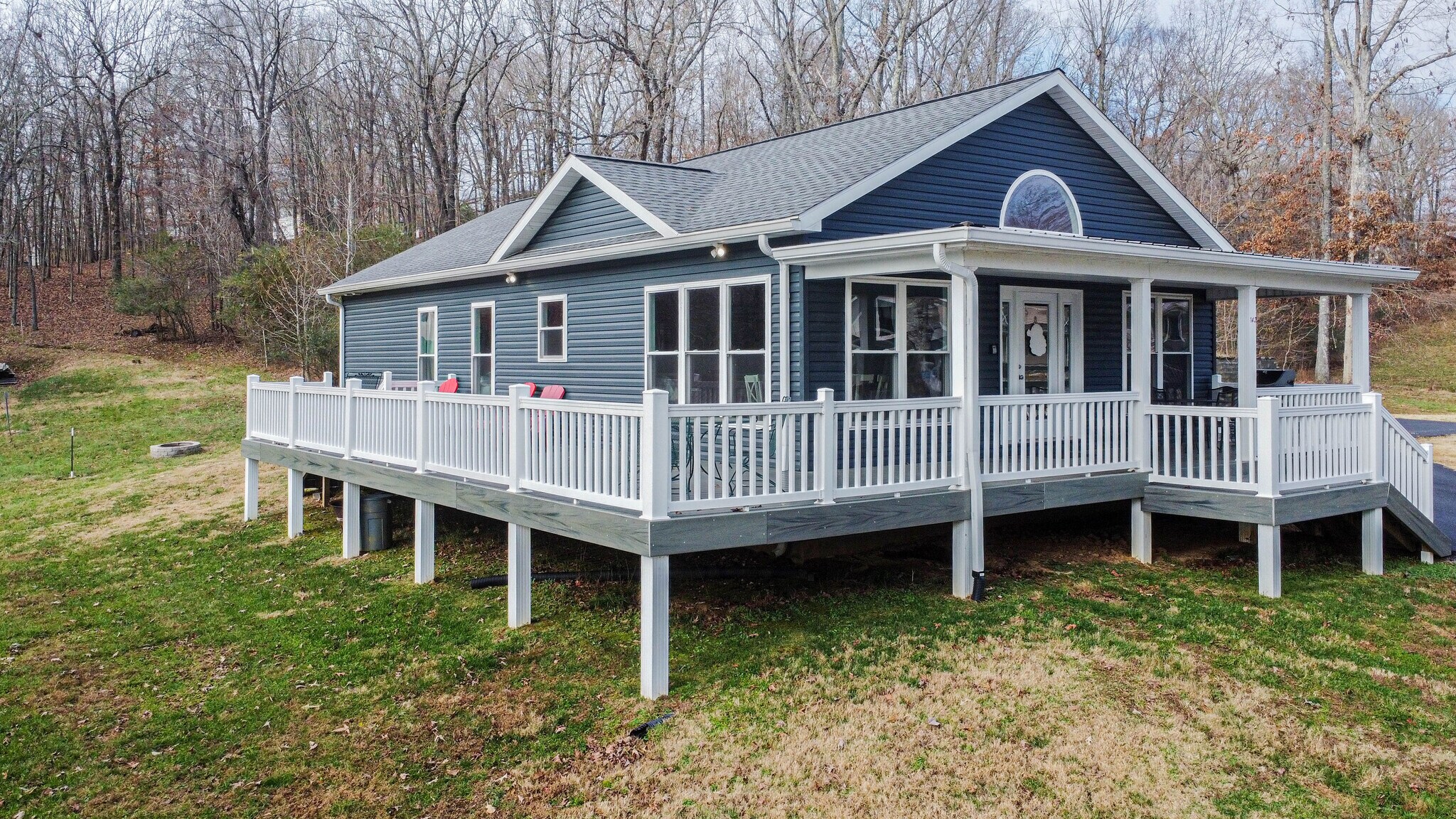 142 Little Vlg lk, Grand Rivers, KY for sale Primary Photo- Image 1 of 2