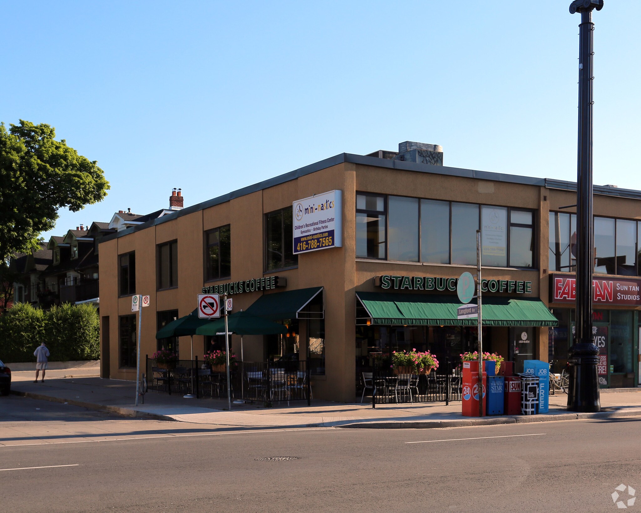 842 Danforth Ave, Toronto, ON for sale Primary Photo- Image 1 of 1