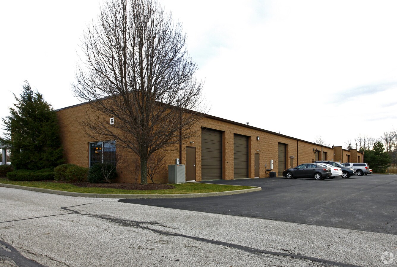 905 Canterbury Rd, Westlake, OH 44145