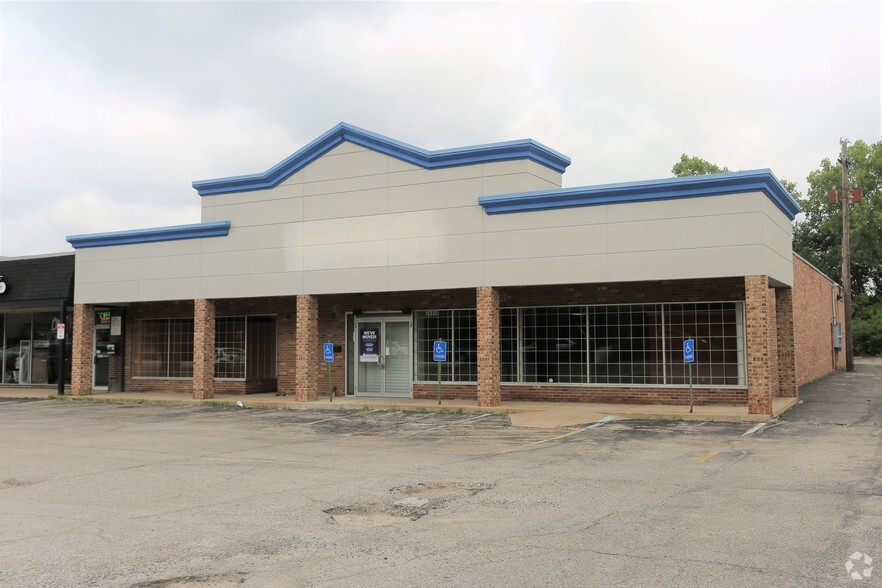 26800 Lorain Rd, North Olmsted, OH for lease - Building Photo - Image 2 of 2