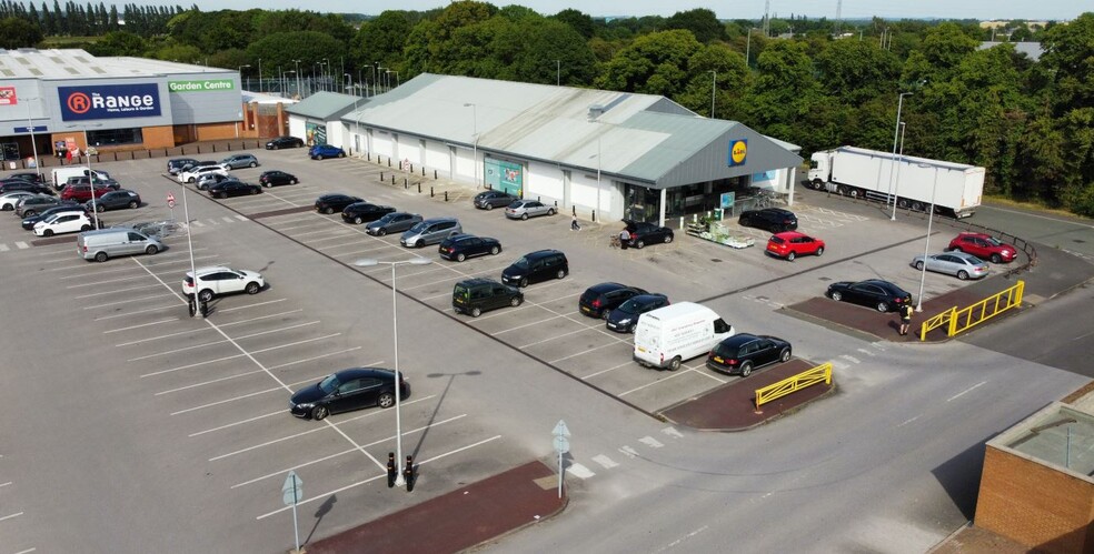 Chester Rd E, Deeside for lease - Primary Photo - Image 1 of 2