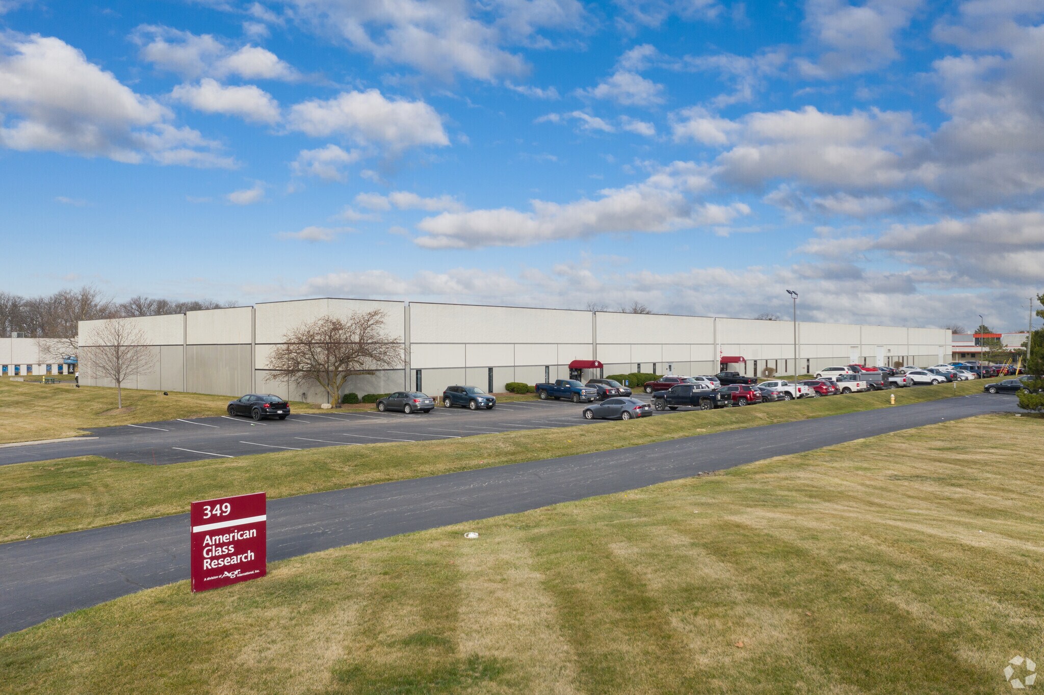 355 Tomahawk Dr, Maumee, OH for sale Primary Photo- Image 1 of 1