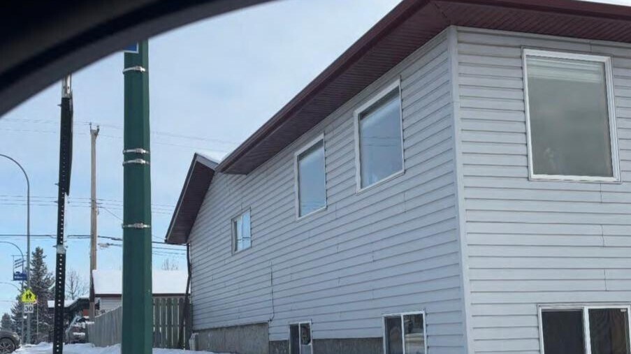 4939 49 St, Rocky Mountain House, AB for sale - Building Photo - Image 2 of 2