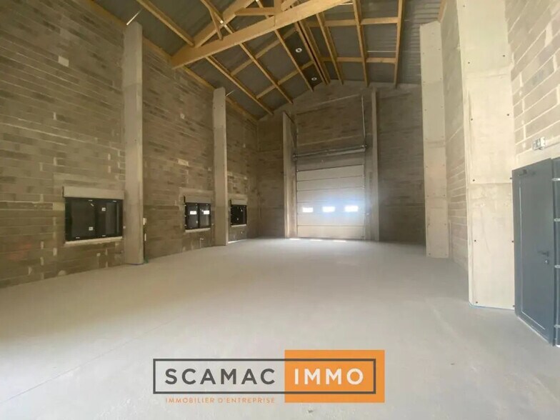 Industrial in Rognac for lease - Interior Photo - Image 2 of 5