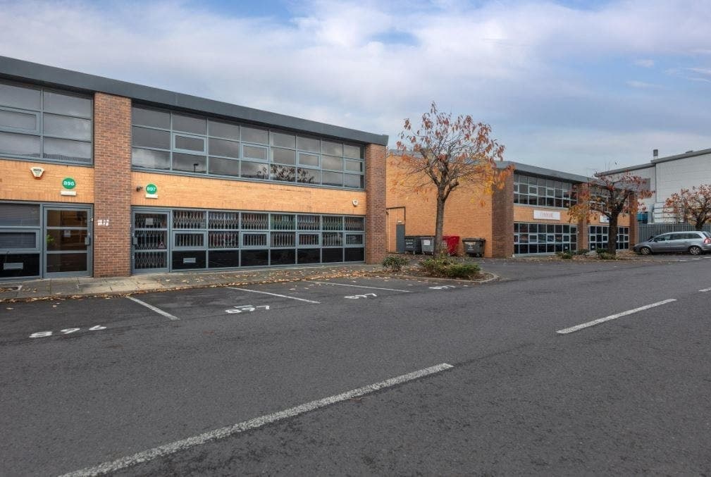 896-897 Plymouth Rd, Slough for lease Building Photo- Image 1 of 4