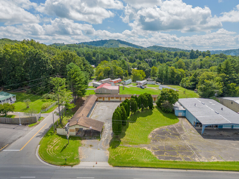 549 E Stuart Dr, Galax, VA for sale - Primary Photo - Image 1 of 1