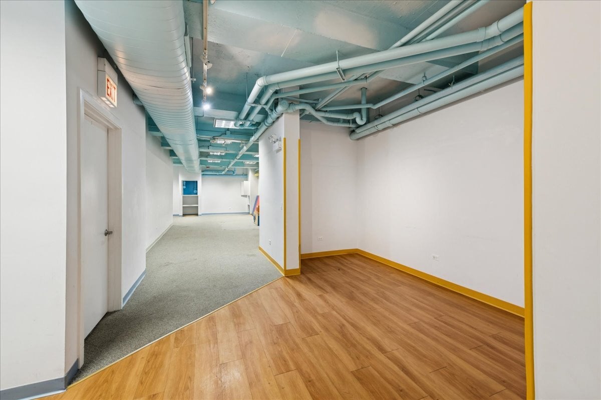 3827 N Southport Ave, Chicago, IL for lease Interior Photo- Image 1 of 8