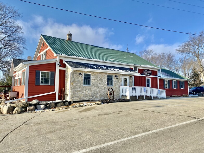 W11070 Hwy 16 & 60, Columbus, WI for sale - Building Photo - Image 1 of 1