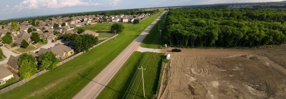 14700 S Kimberly Park Pl, Bixby, OK for sale - Building Photo - Image 2 of 11