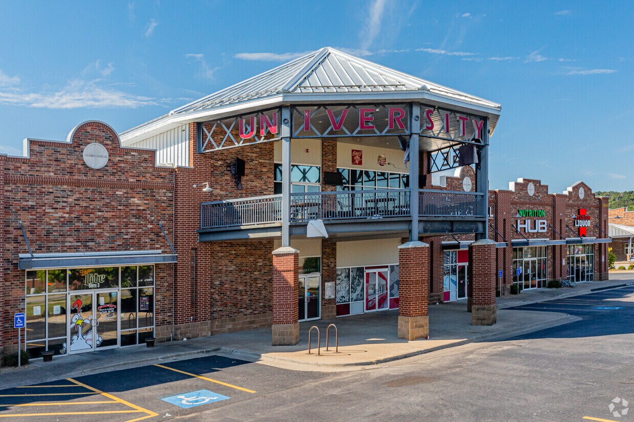 1545 W 15th St, Fayetteville, AR for lease Building Photo- Image 1 of 6