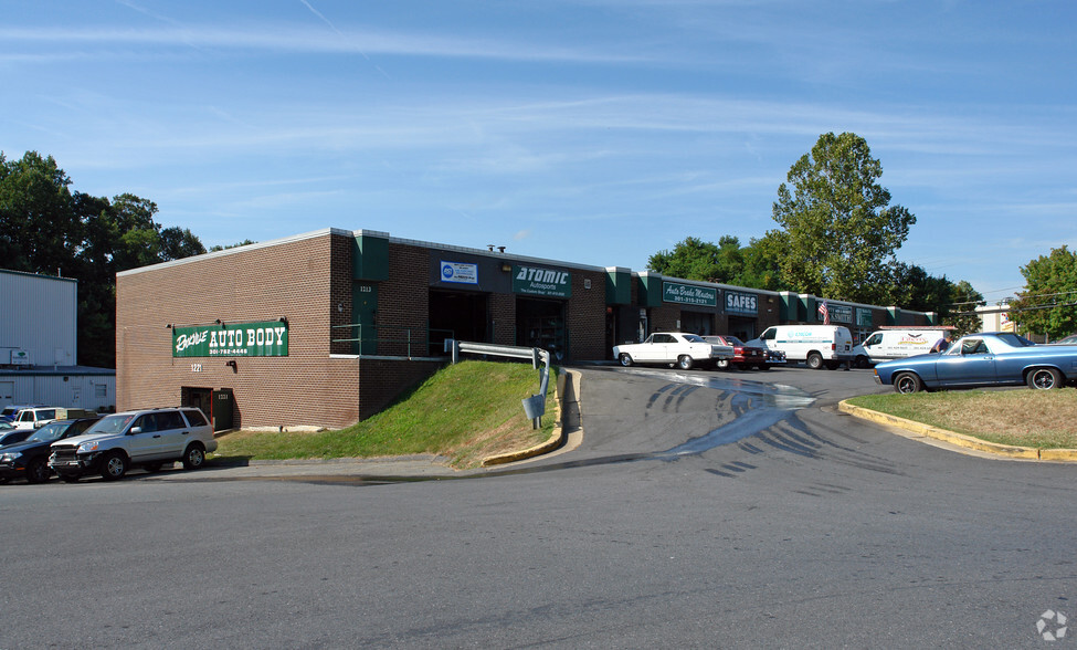 1601-1635 E Gude Dr, Rockville, MD for lease - Building Photo - Image 1 of 4