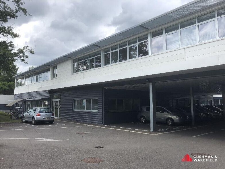 Office in Gradignan for lease - Building Photo - Image 1 of 9
