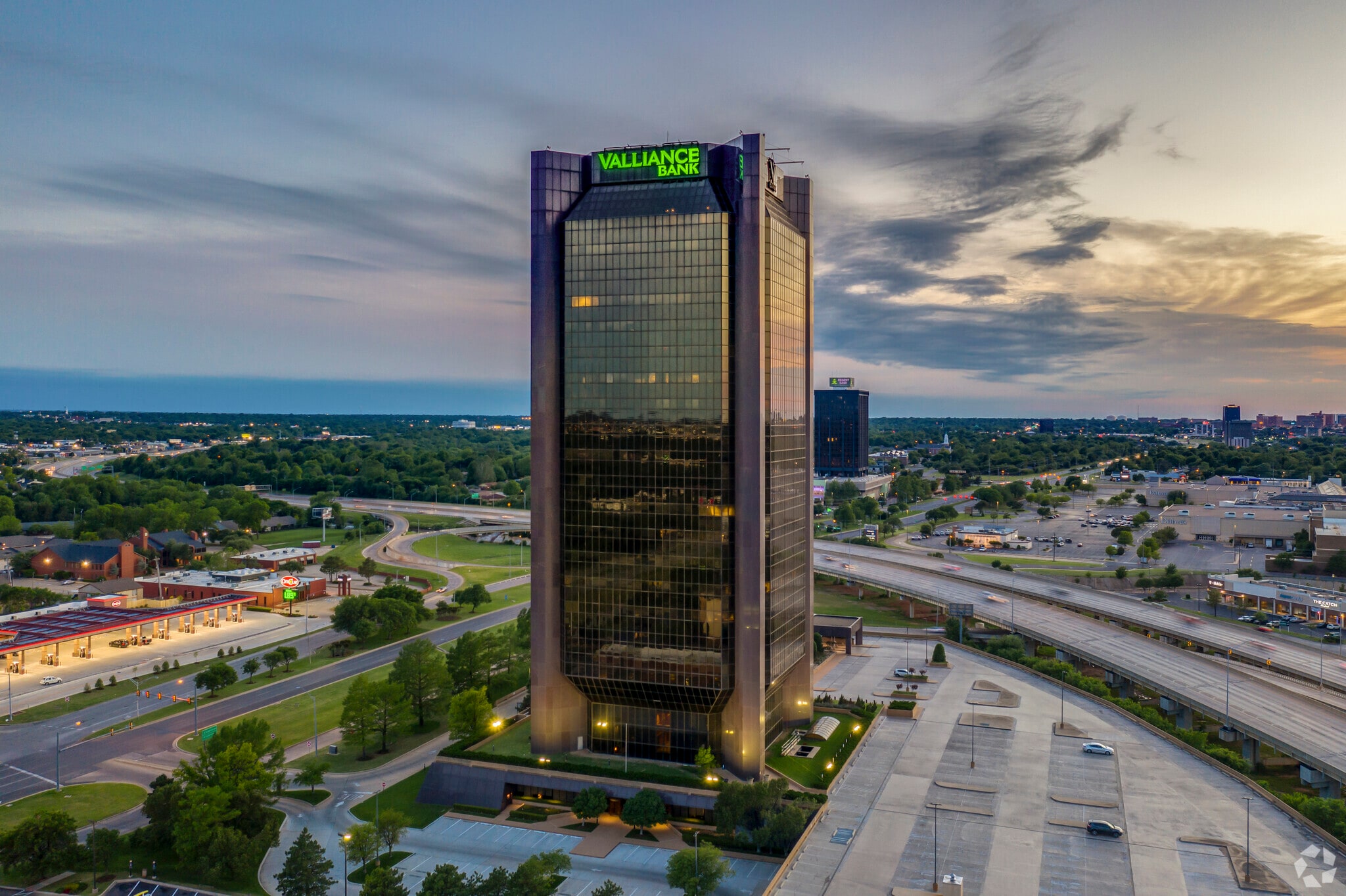 1601 NW Expressway, Oklahoma City, OK for lease Building Photo- Image 1 of 16