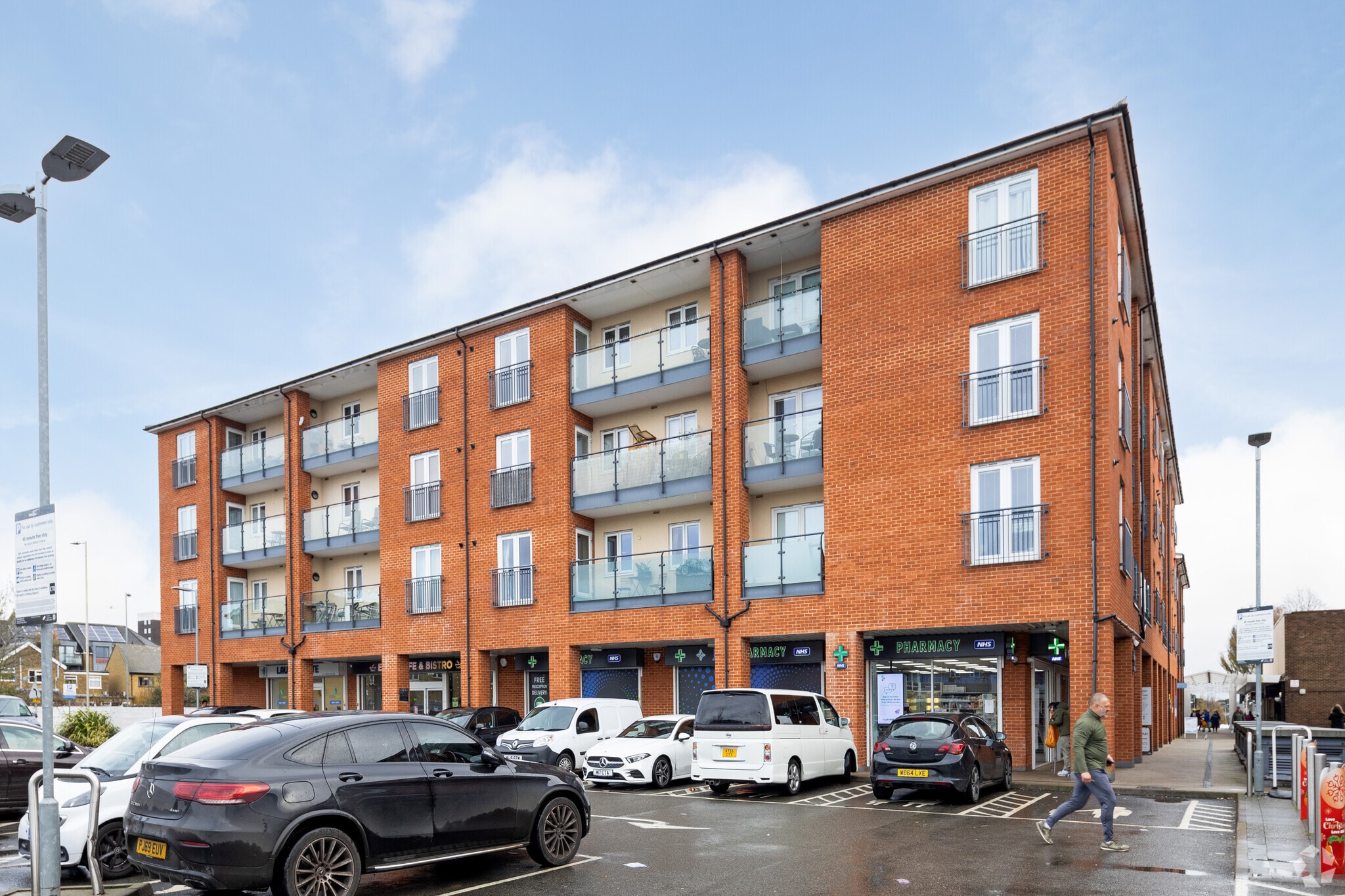 Fawkon Walk, Hoddesdon for sale Primary Photo- Image 1 of 1