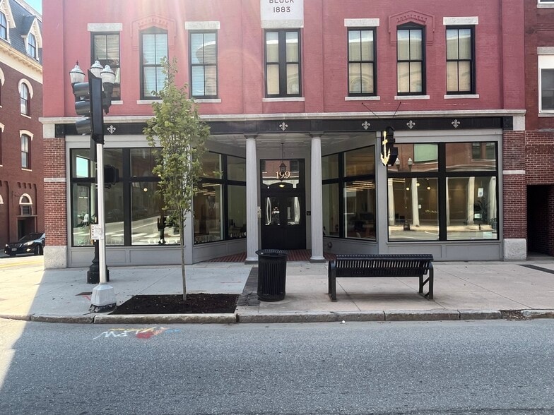 197 Lisbon St, Lewiston, ME for lease - Building Photo - Image 1 of 7