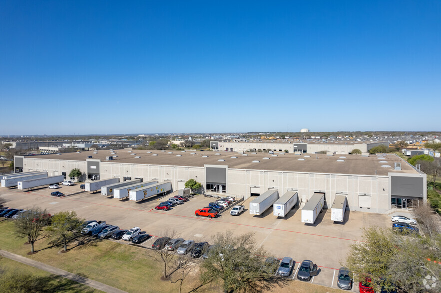 2300 Grand Avenue Pky, Austin, TX for lease - Building Photo - Image 2 of 4