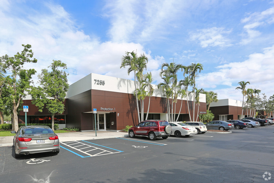 7255 Corporate Center Dr, Miami, FL for lease - Building Photo - Image 1 of 3