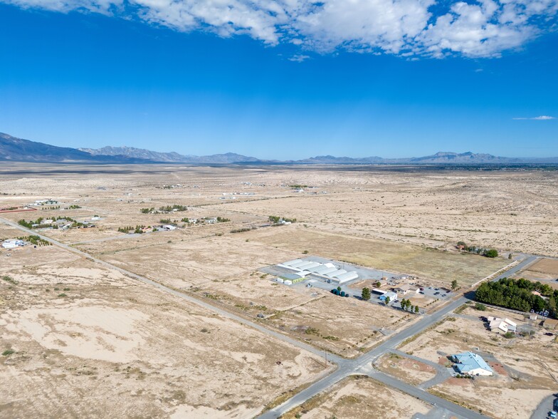 2320 Fuchsia Street, Pahrump, NV for sale - Primary Photo - Image 1 of 2