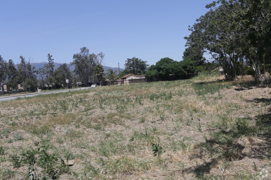 Foothill & Oleander, Fontana, CA for sale - Primary Photo - Image 1 of 1