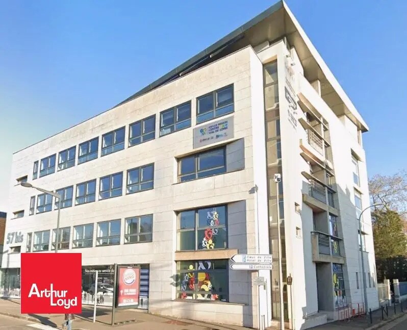 Office in Chartres for lease Building Photo- Image 1 of 5