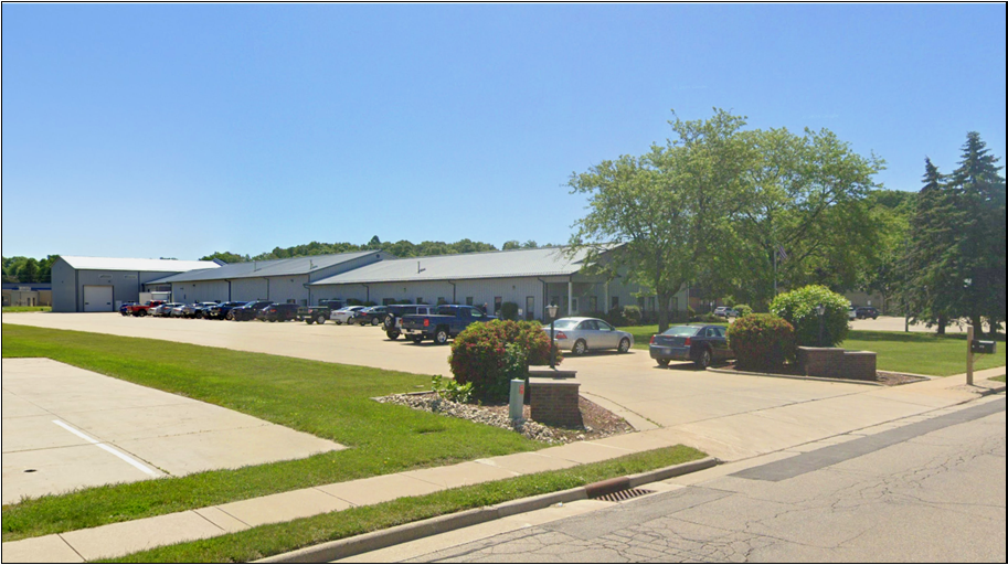 210 Slinger Rd, Slinger, WI for sale - Building Photo - Image 1 of 10