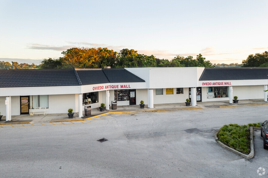 81-125 Geneva Dr, Oviedo, FL for lease - Building Photo - Image 3 of 5