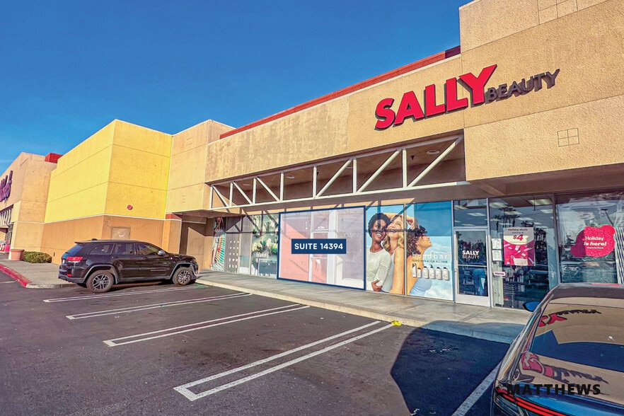 14394 Ocean Gate Ave, Hawthorne, CA for lease - Building Photo - Image 1 of 3