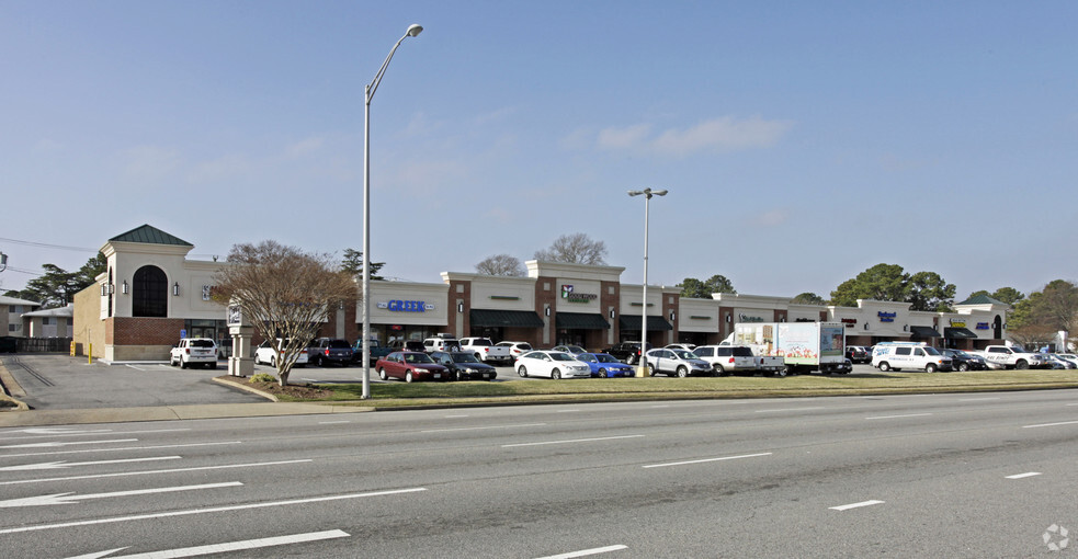 353-379 Independence Blvd, Virginia Beach, VA for lease - Building Photo - Image 3 of 3