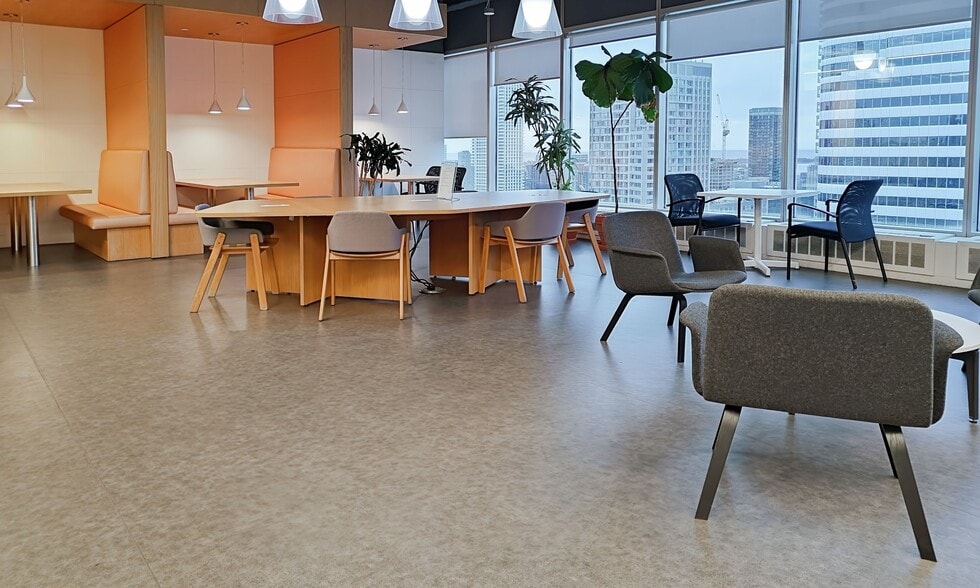 1 Dundas St W, Toronto, ON for lease - Interior Photo - Image 3 of 10