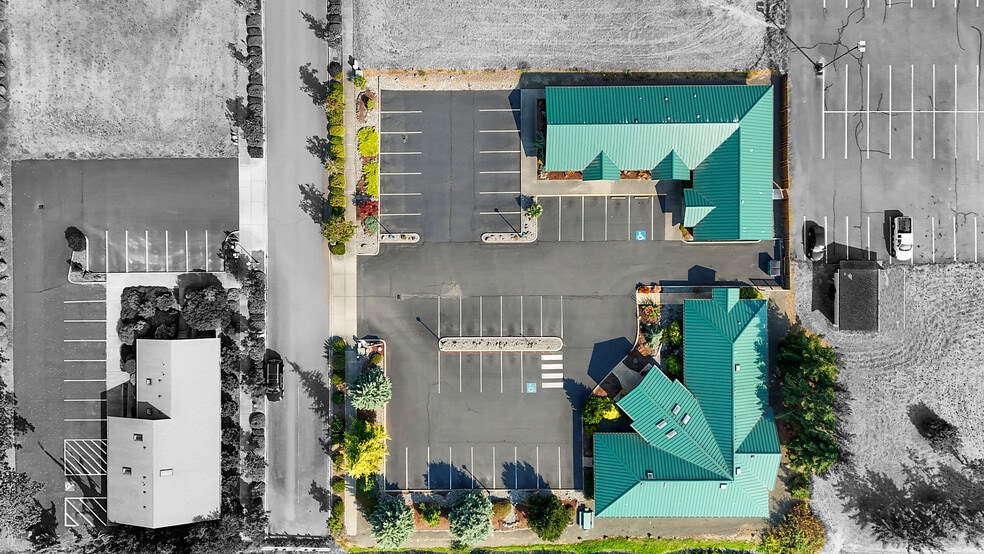 Eureka Way portfolio of 2 properties for sale on LoopNet.com - Building Photo - Image 2 of 13