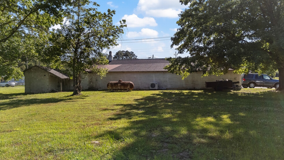 300 W North Main St, Littleton, NC for sale - Building Photo - Image 3 of 30