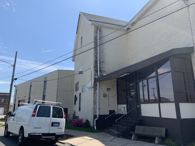600 East St, New Britain, CT for sale - Building Photo - Image 1 of 1