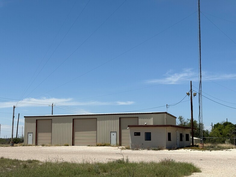 4271 Veterans Blvd, Del Rio, TX for lease - Building Photo - Image 1 of 9
