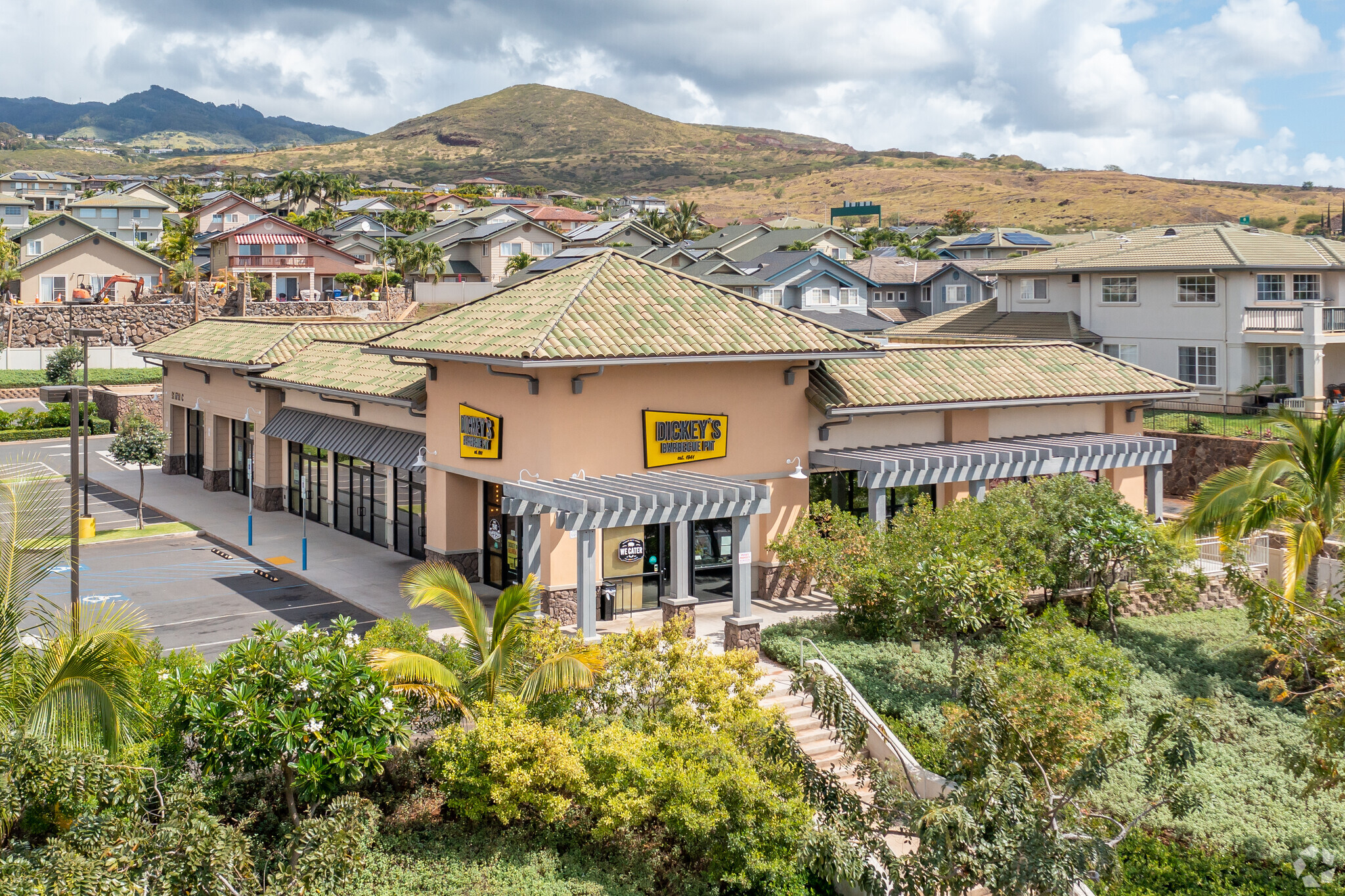 91-710 Farrington Hwy, Kapolei, HI for lease Building Photo- Image 1 of 20