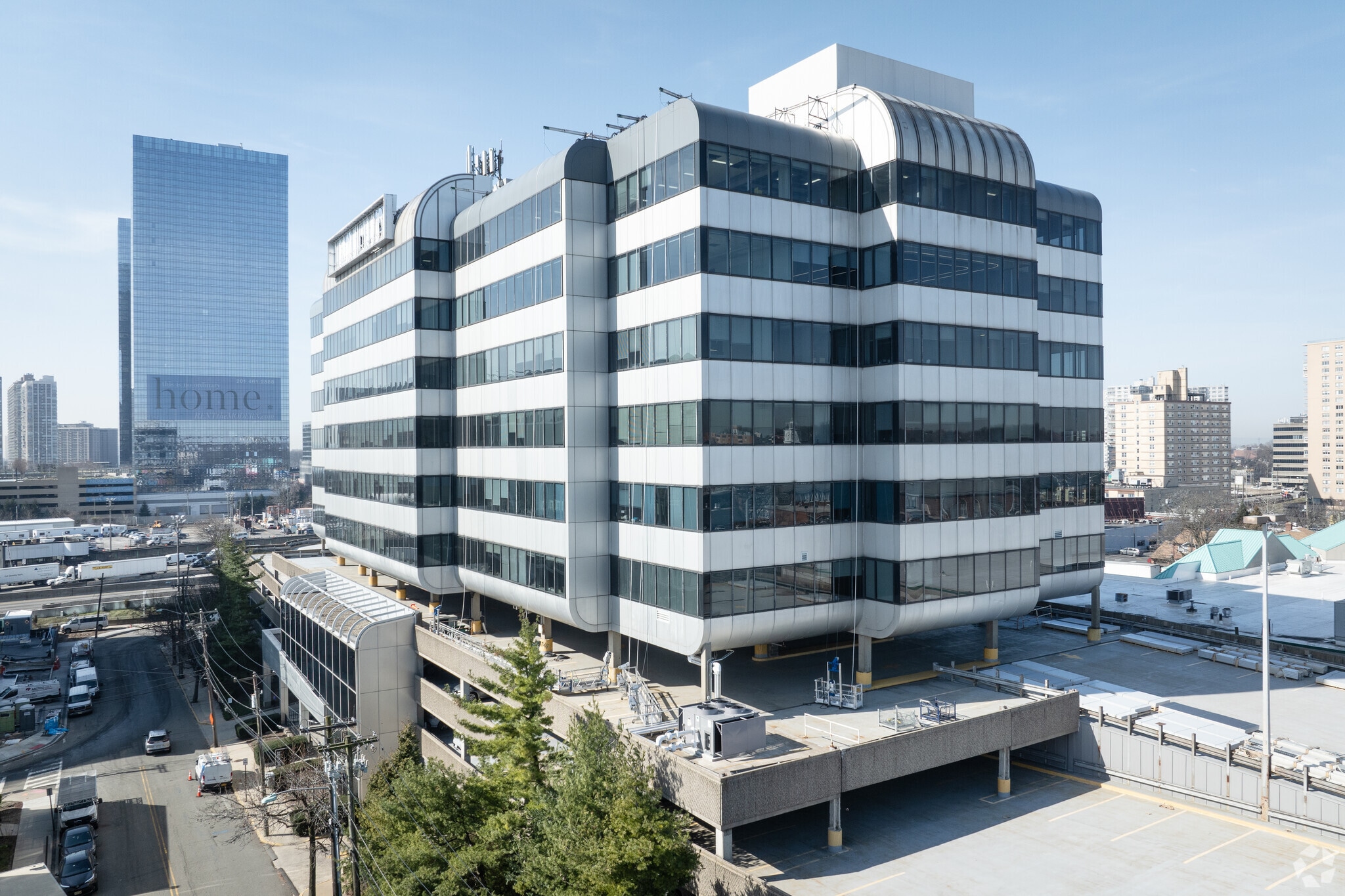 1 Bridge Plz N, Fort Lee, NJ for lease Primary Photo- Image 1 of 25