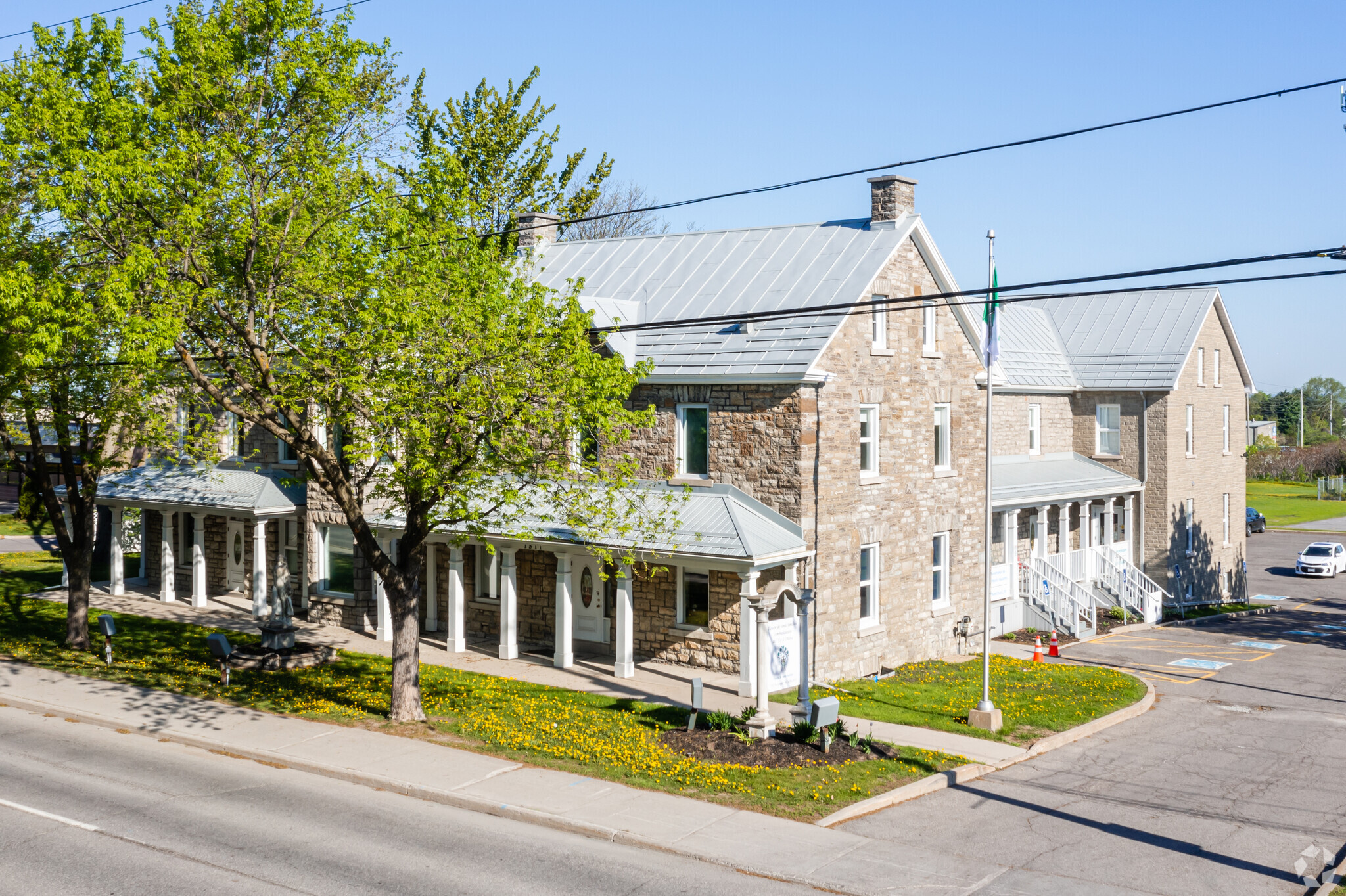 1811 St Joseph Blvd, Ottawa, ON for sale Building Photo- Image 1 of 1