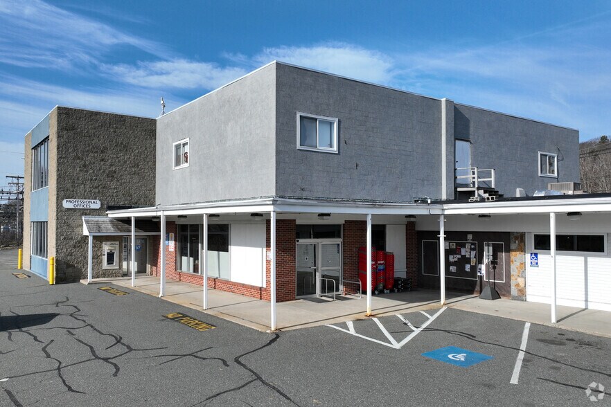 35 Whistlestop Mall, Rockport, MA 01966 Whistlestop Mall