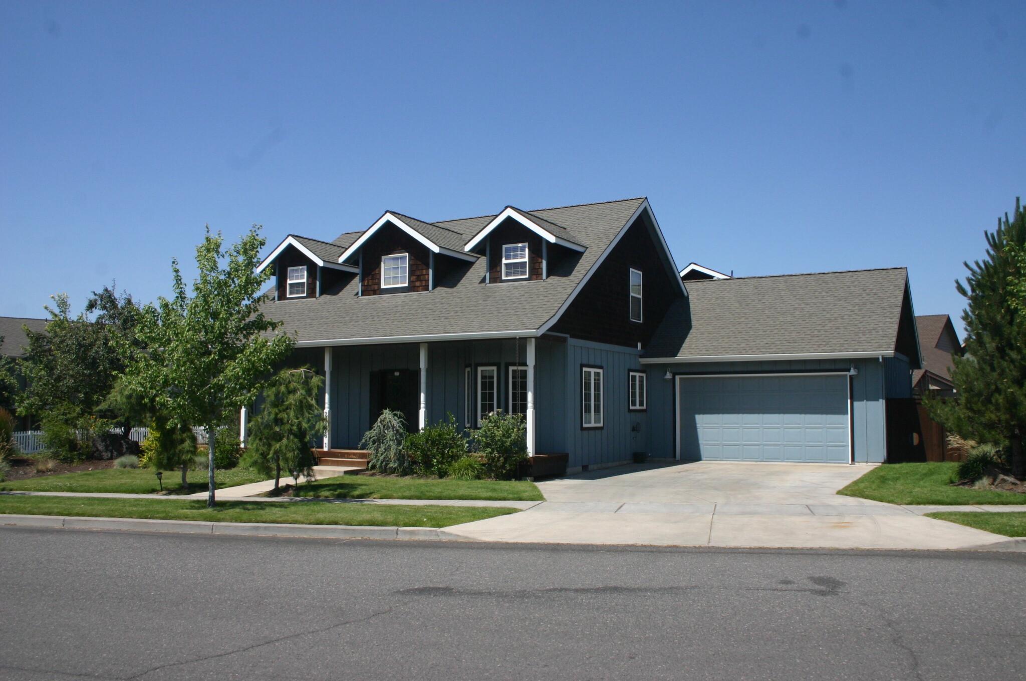 20826 NE Sierra Dr, Bend, OR for sale Primary Photo- Image 1 of 9