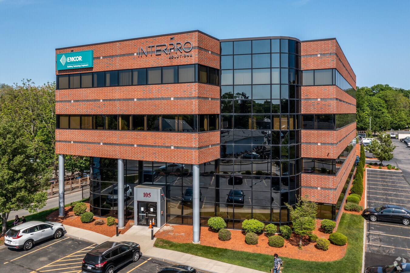 105 Central St, Stoneham, MA 02180