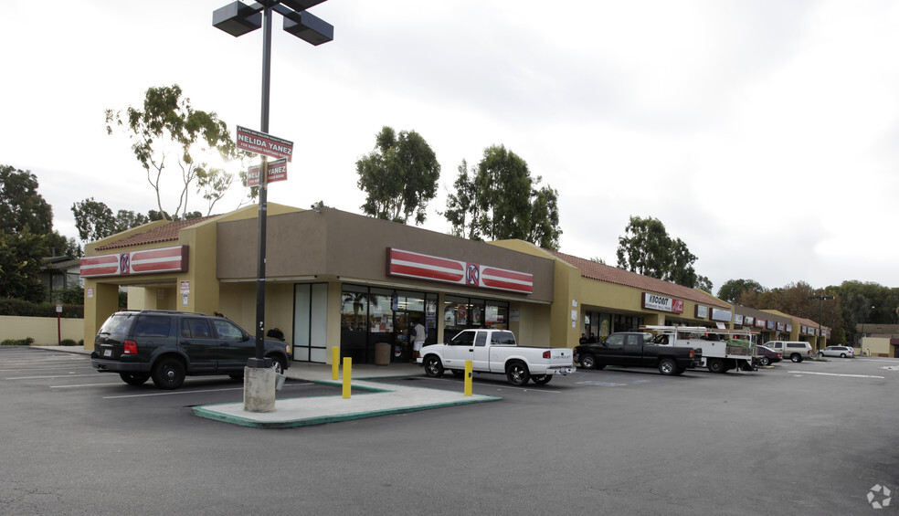 2413 Fairview Ave, Santa Ana, CA for lease - Building Photo - Image 2 of 11