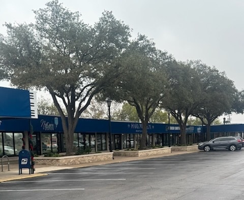 5901-6113 Burnet Rd, Austin, TX for lease - Building Photo - Image 3 of 4