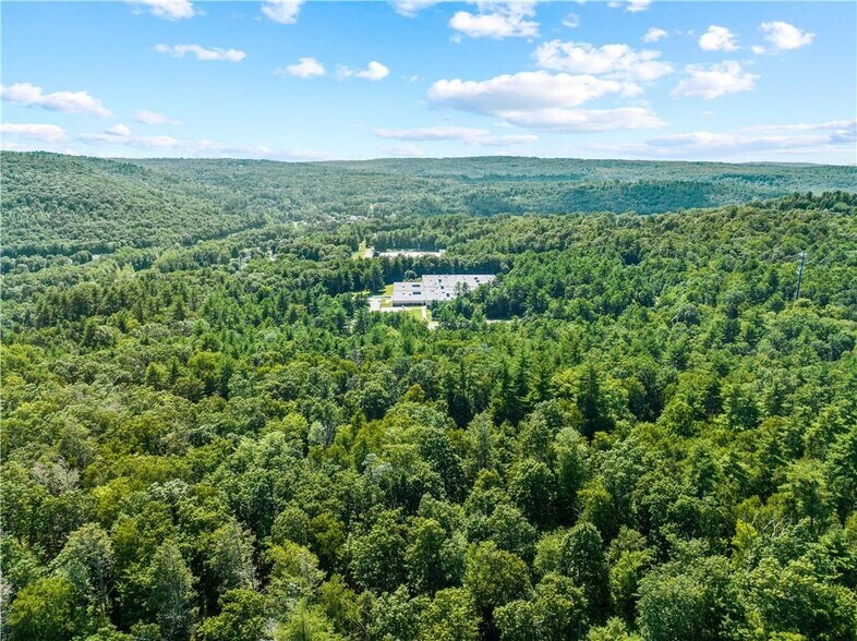 115 Industrial Park Rd, New Hartford, CT 06057