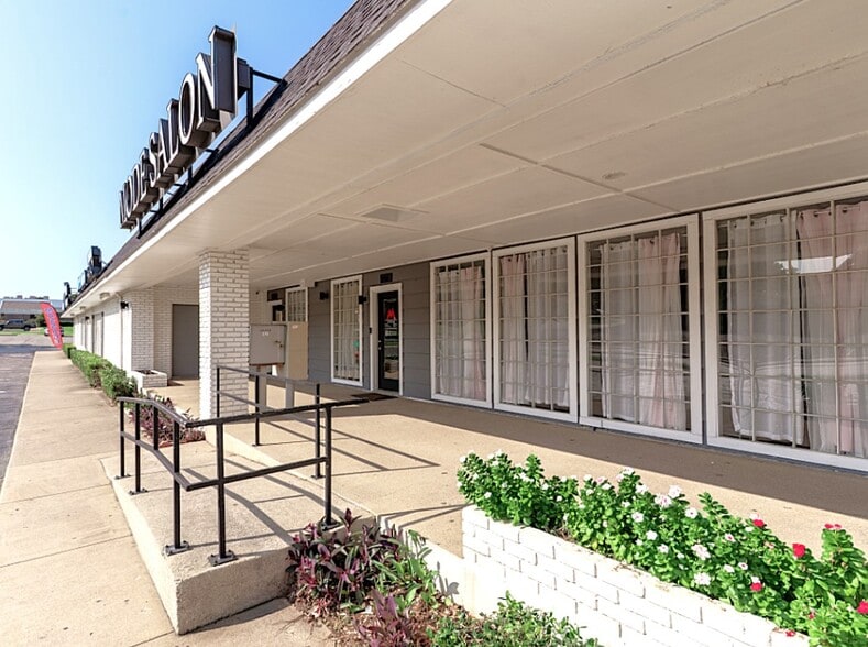 1012 N Davis Dr, Arlington, TX for sale - Building Photo - Image 1 of 15