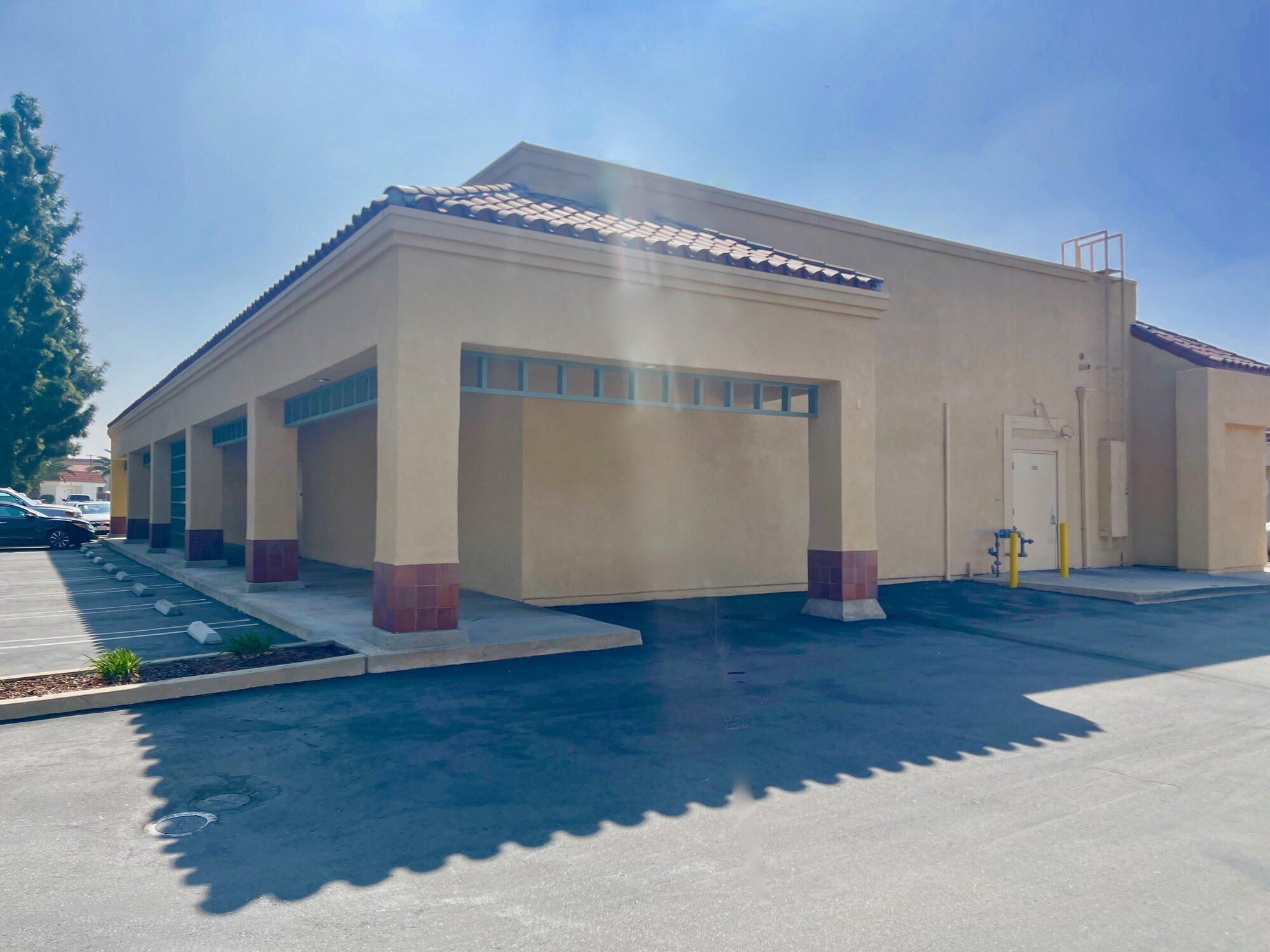 20822098 Foothill Blvd, La Verne, CA 91750 La Verne Plaza