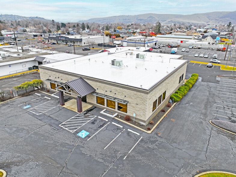 2001 W Lincoln Ave, Yakima, WA for sale - Building Photo - Image 3 of 17