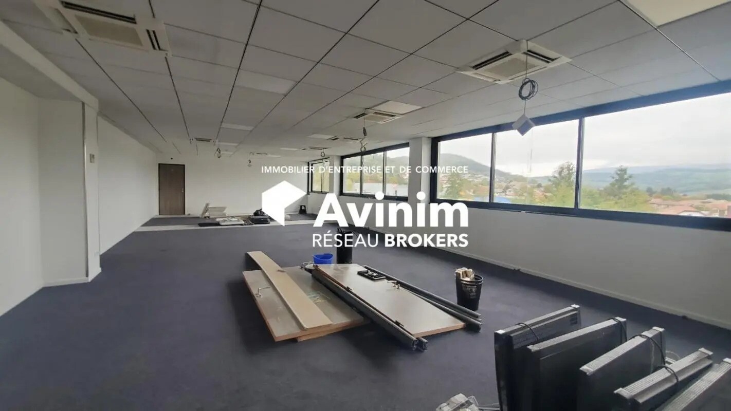 Office in Allonzier-la-Caille for lease Interior Photo- Image 1 of 3