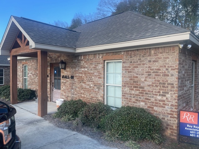 423 Weathersby Rd, Hattiesburg, MS for lease - Building Photo - Image 2 of 8