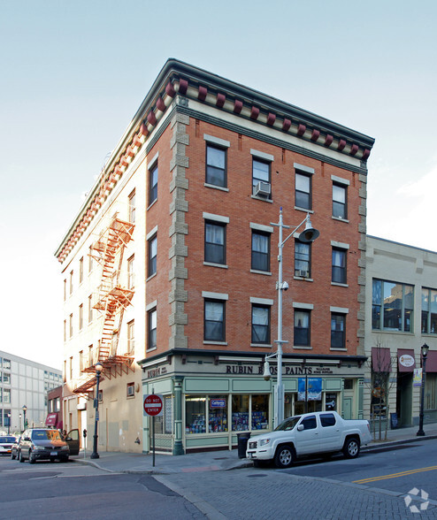 63-65 Main St, Yonkers, NY for lease - Primary Photo - Image 1 of 11