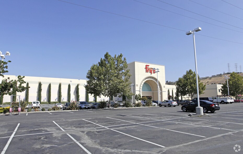 43800 Osgood Rd, Fremont, CA for lease - Building Photo - Image 2 of 2